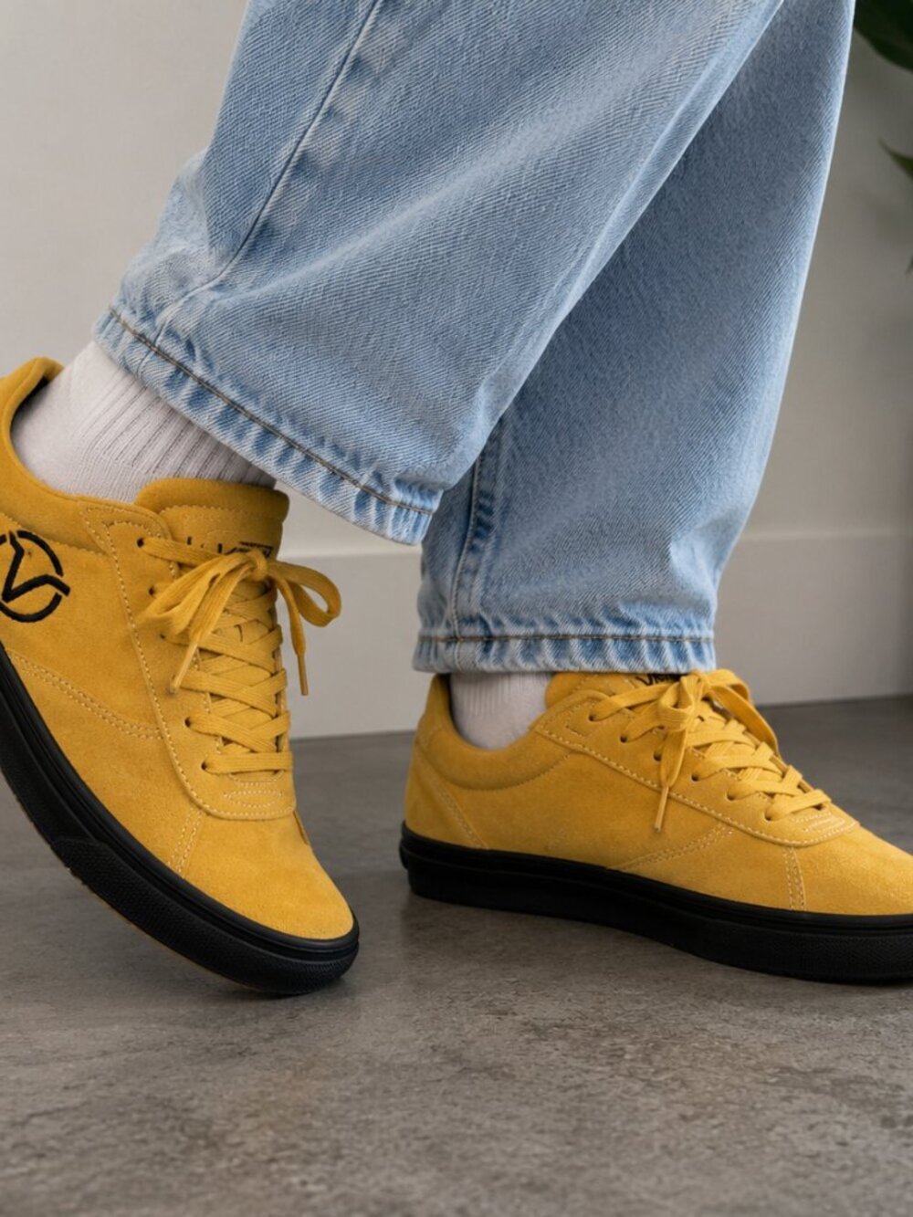 Vans Paradoxxx Sneakers Women’s 7 Men’s 5.5 Yellow Mustard Suede Skate Shoes